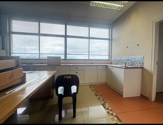 150M² OFFICE TO LET IN SHERWOOD